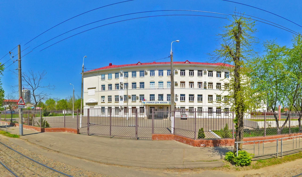 Фотография школы.