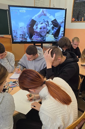 Ко Дню космонавтики.